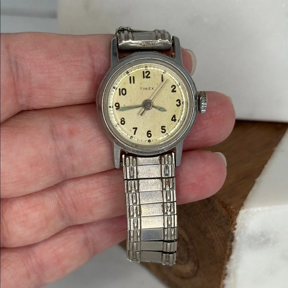 Vintage Timex Silver Watch with Cream Dial lot W4